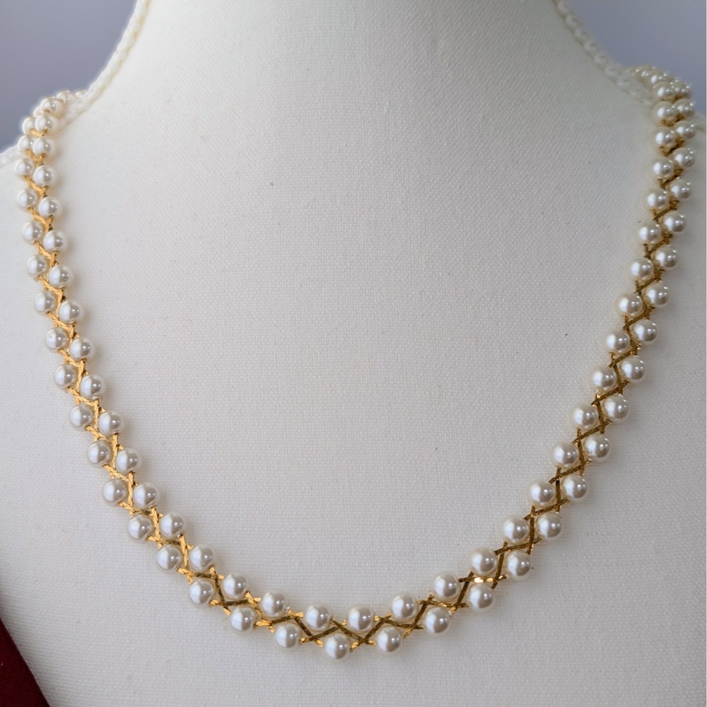Vintage Gold Chain Braided Acrylic Faux Pearl Necklace 23" LT137